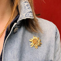 Charming 1960s Gold & Sapphire Flower Brooch