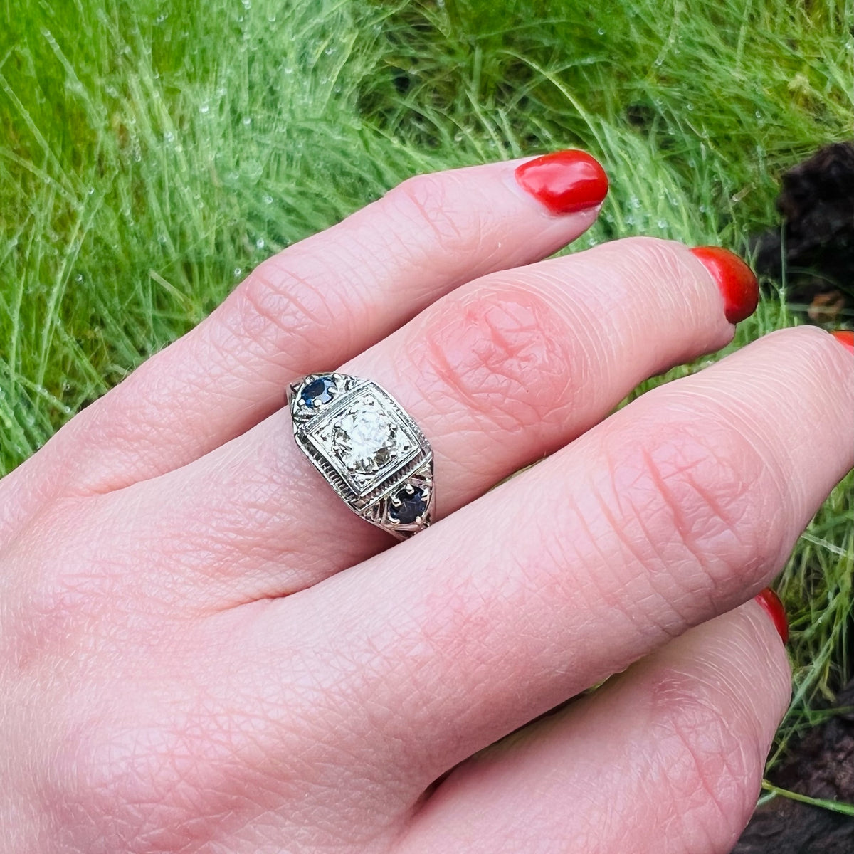Deco Diamond and Sapphire Filigree Ring