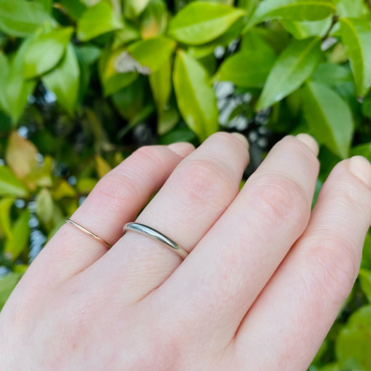 Mellow White Gold Half Round Vintage Wedding Band
