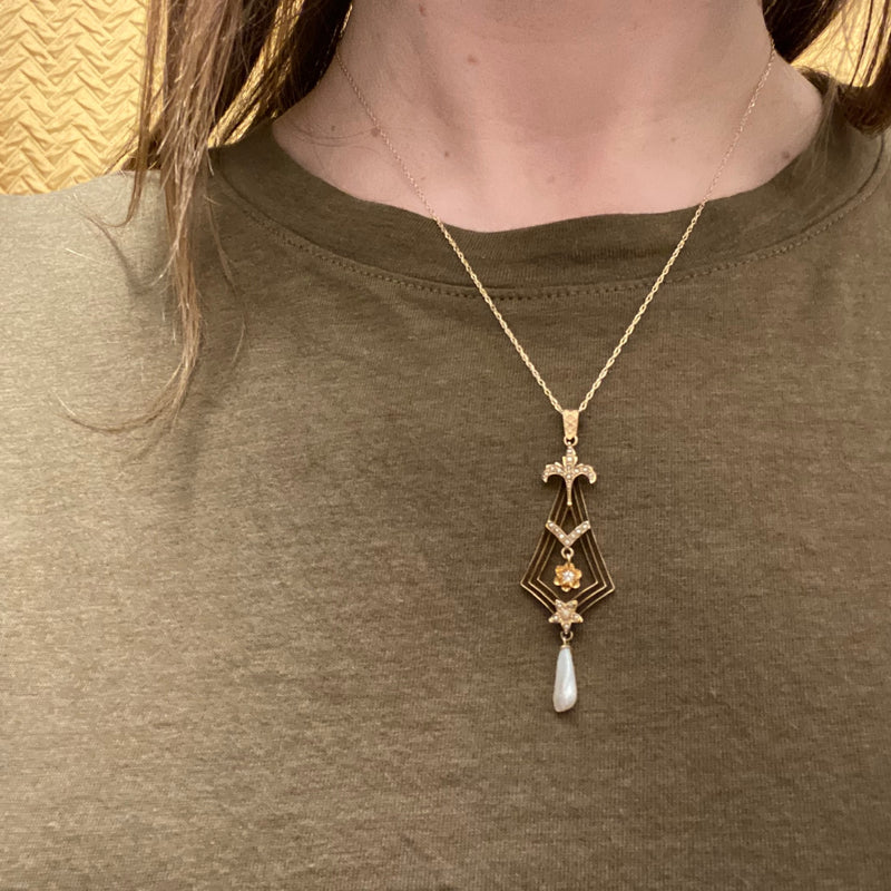 Exquisite Pearl and Diamond Lavalier Pendant