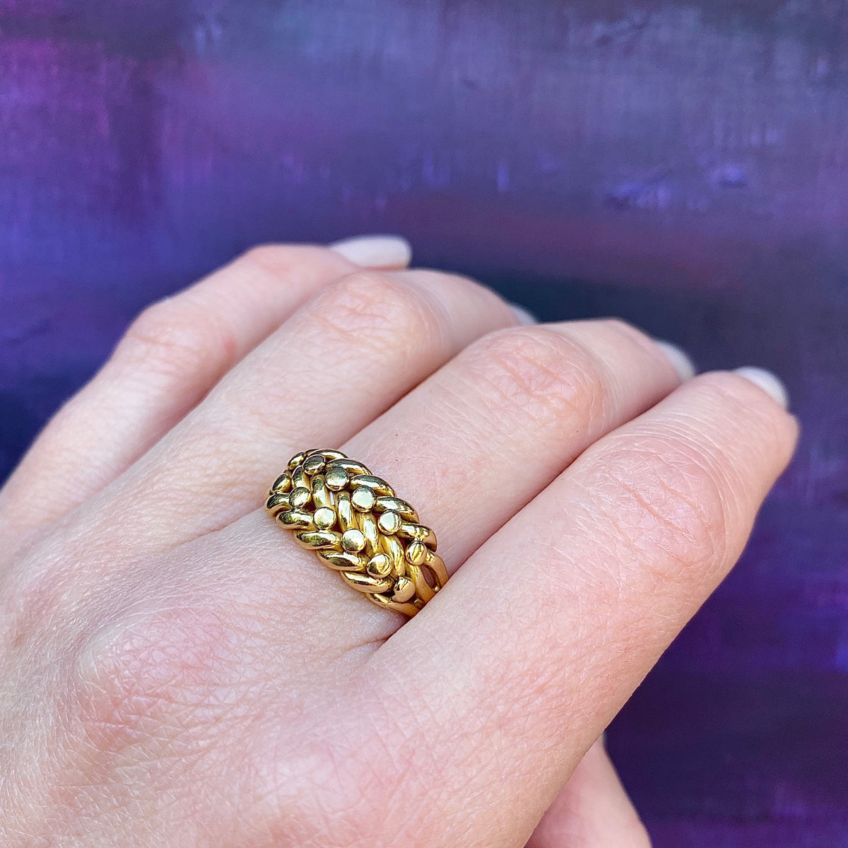 English 18ct Braid & Ball Keeper Ring