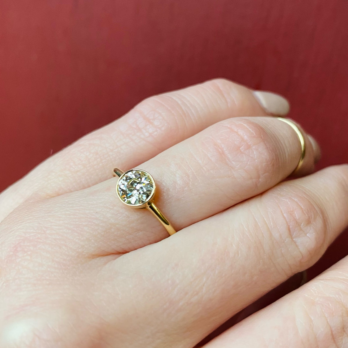 OEC 18k Yellow Gold Solitaire
