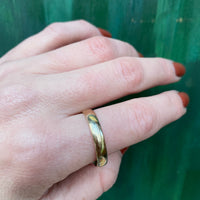 Classic Vintage Gold Wedding Band