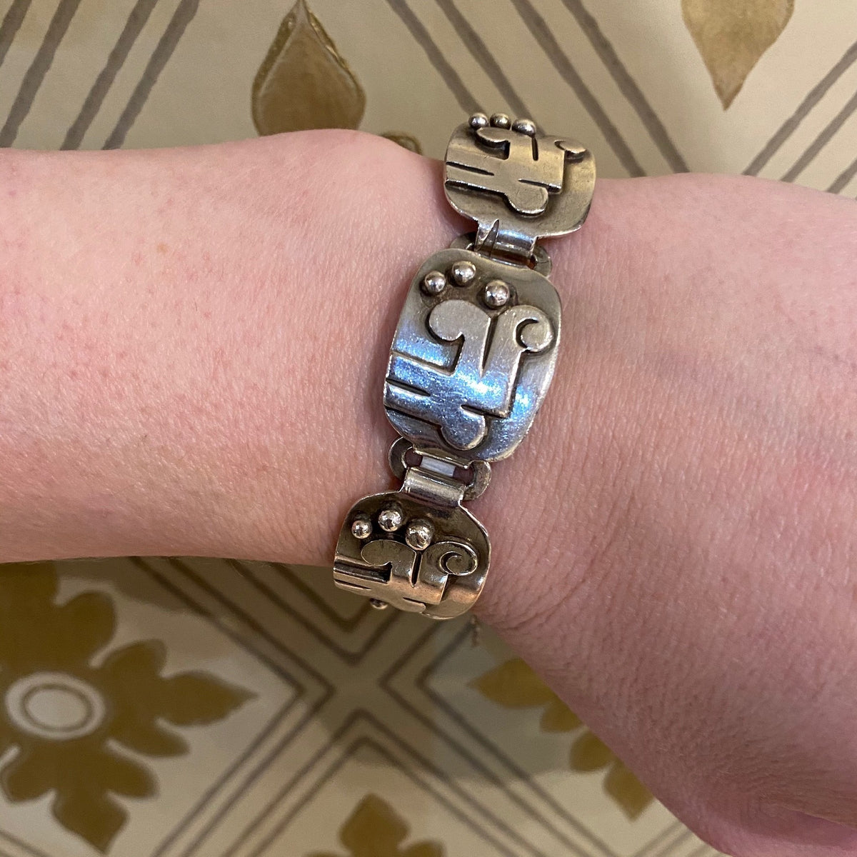 Collectable Taxco Sterling Bracelet Signed Victoria