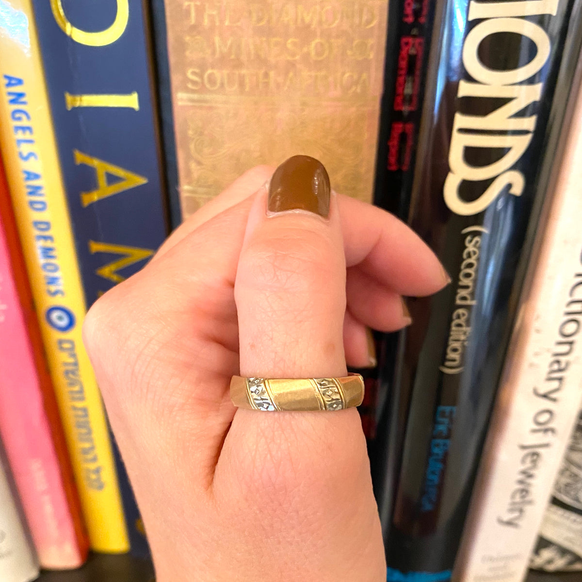 Handsome Gold Band with Forget Me Not Stripes