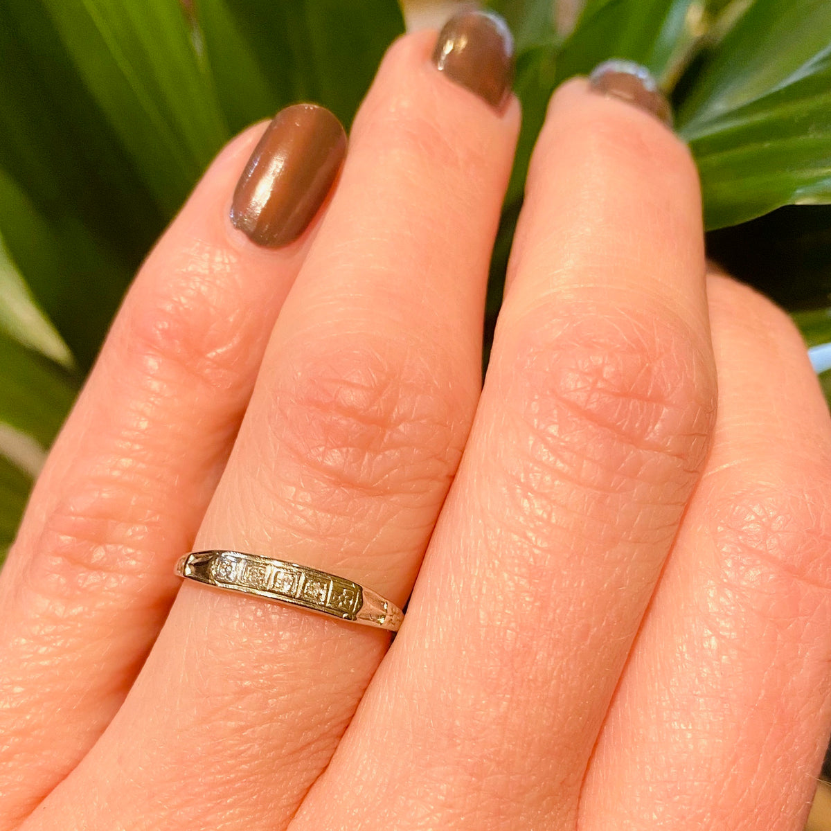 Forget Me Not Deco Diamond Wedding Band