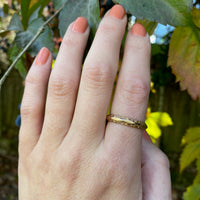 Highly Detailed Love Bird Vintage Gold Band
