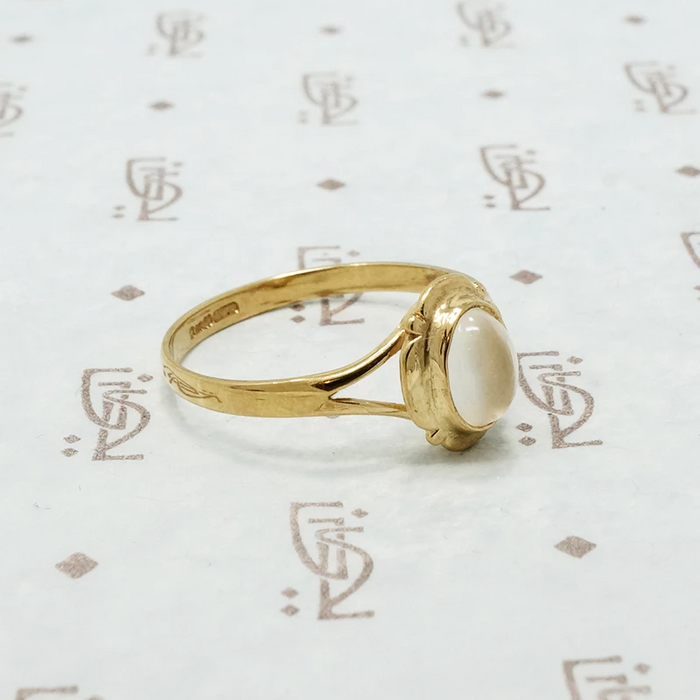 9ct yellow gold moonstone ring side view