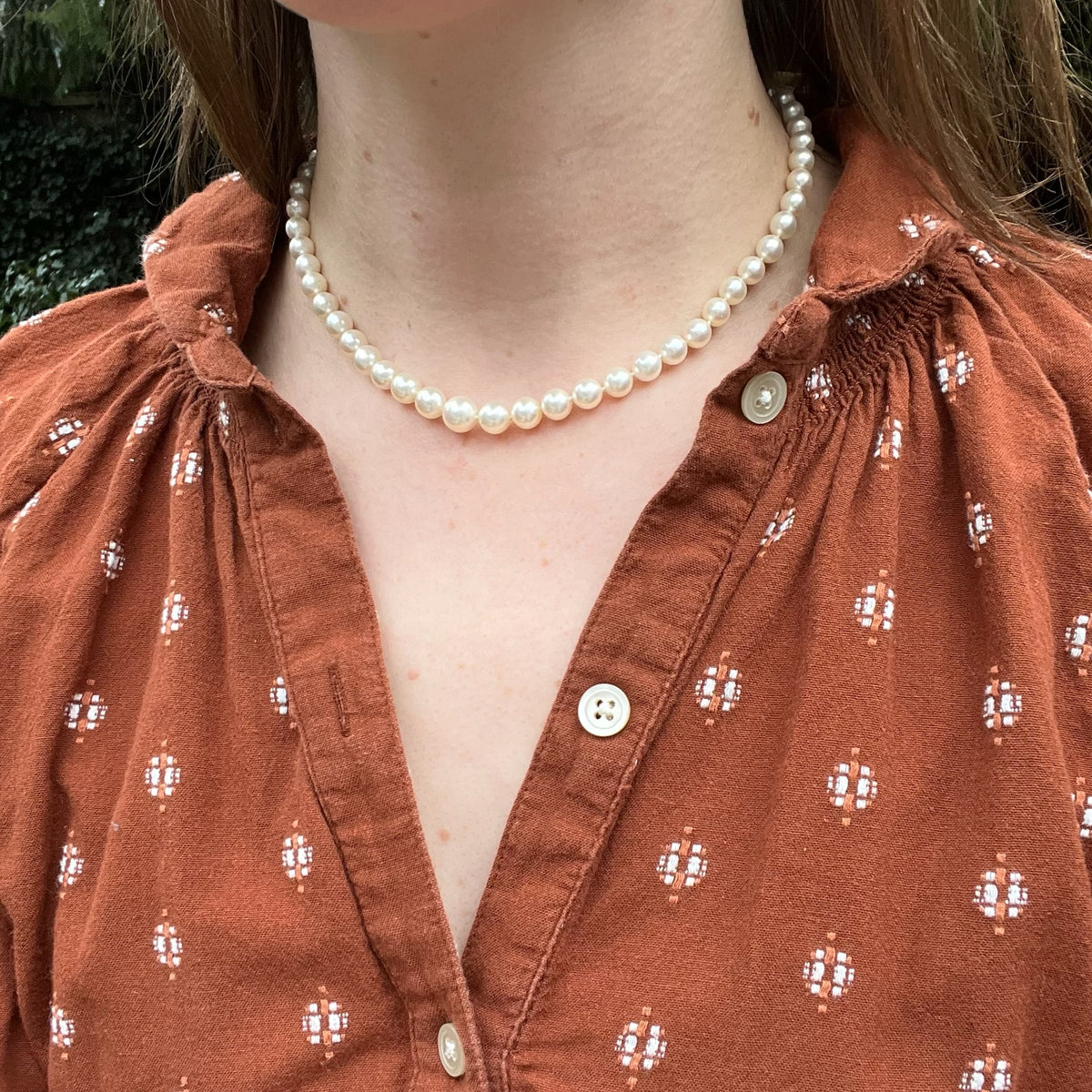 Choker of Graduated Pearls with Flower Clasp