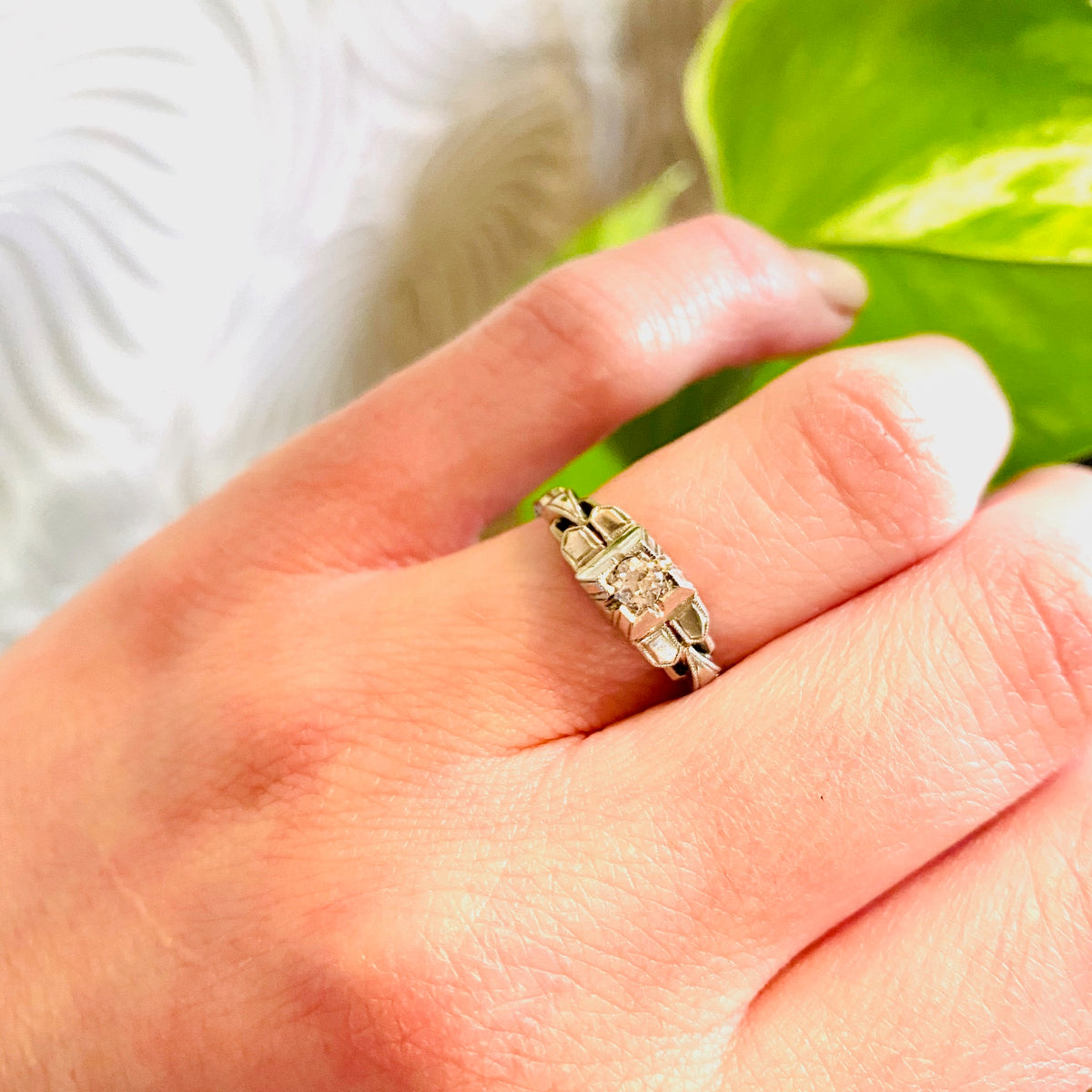 Crisp 1930s White Gold & Diamond Engagement Ring