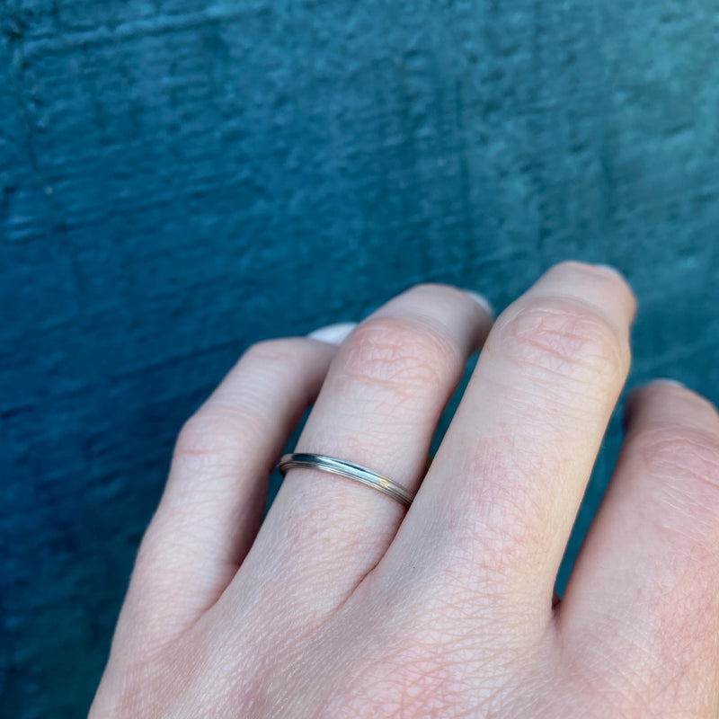 Sleek Grooved Vintage Platinum Band