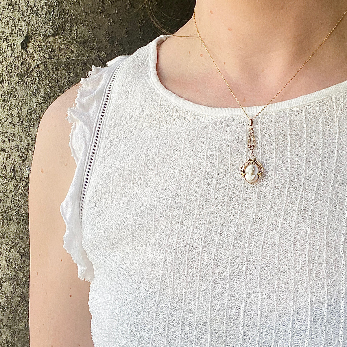 Edwardian Cameo Gold Lavalier