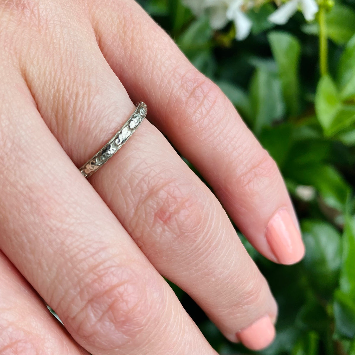 Romantic 18k White Gold "Orange Blossom" Band