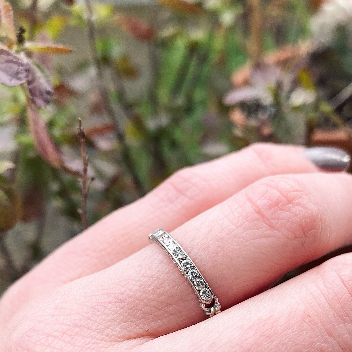 Crisp & Sparkling Deco Diamond Platinum Band