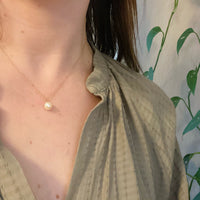 Vintage Solitaire Pearl on Gold Chain