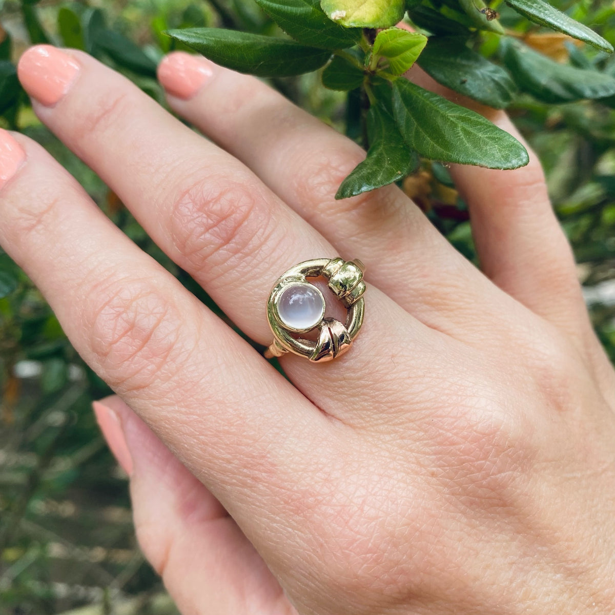 Imaginative Two-Tone Retro Ring with Moonstone