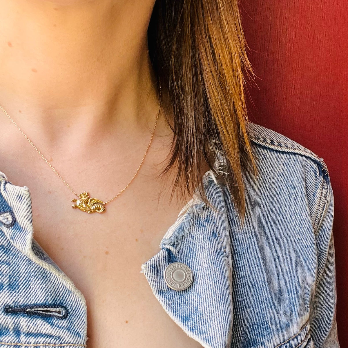 Antique Hippocampus Pendant in Gold