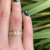 Decorative Diamond & 9ct English Gold Band