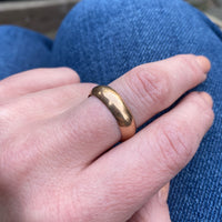 Smooth & Shiny 1950s Half Round Gold Band