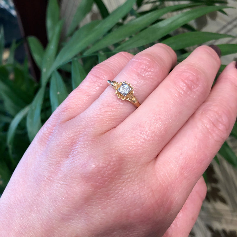 Diamond Flower a Vintage Engagement Ring