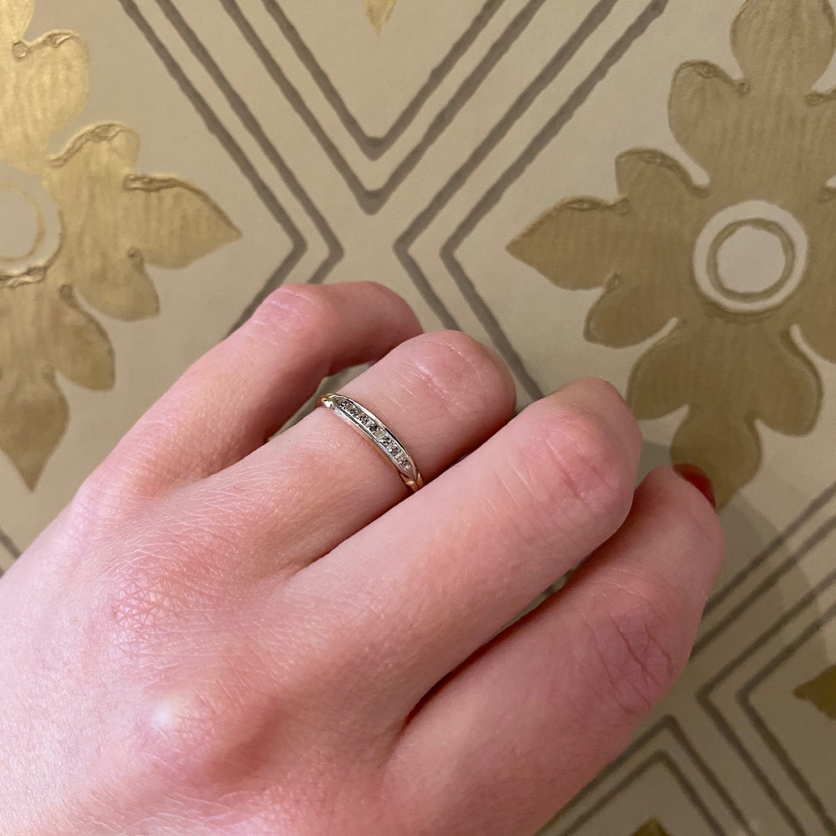 Rose Cuts in Two Tone 1940s Band