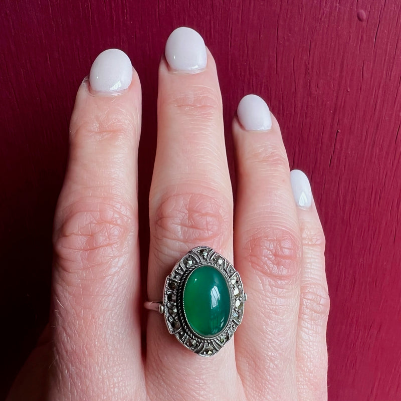 Elegant Art Deco Chrysoprase Marcasite & Silver Ring