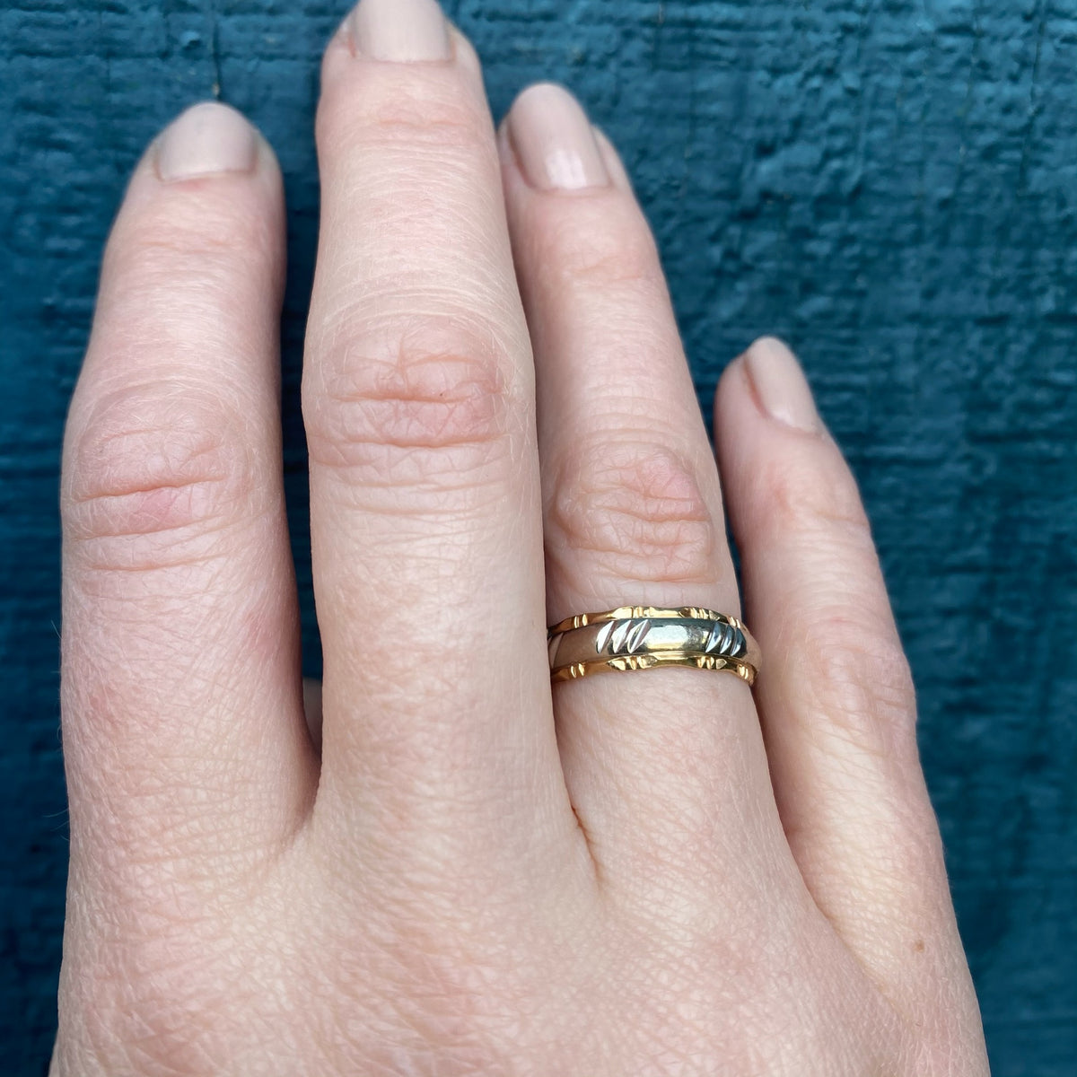 Romantic Ruffled Two Tone Gold Wedding Band