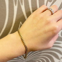 Timeless Luxury Italian 18k Gold Curb Link Bracelet