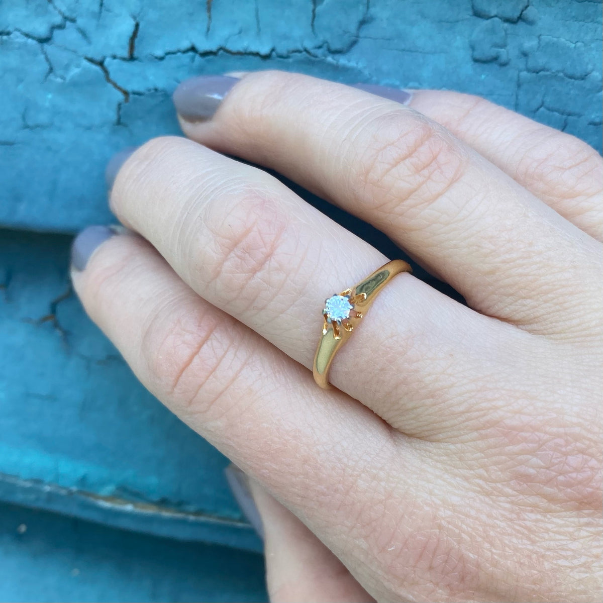 Petite 18ct Gold & Platinum Diamond Solitaire Engagement Ring