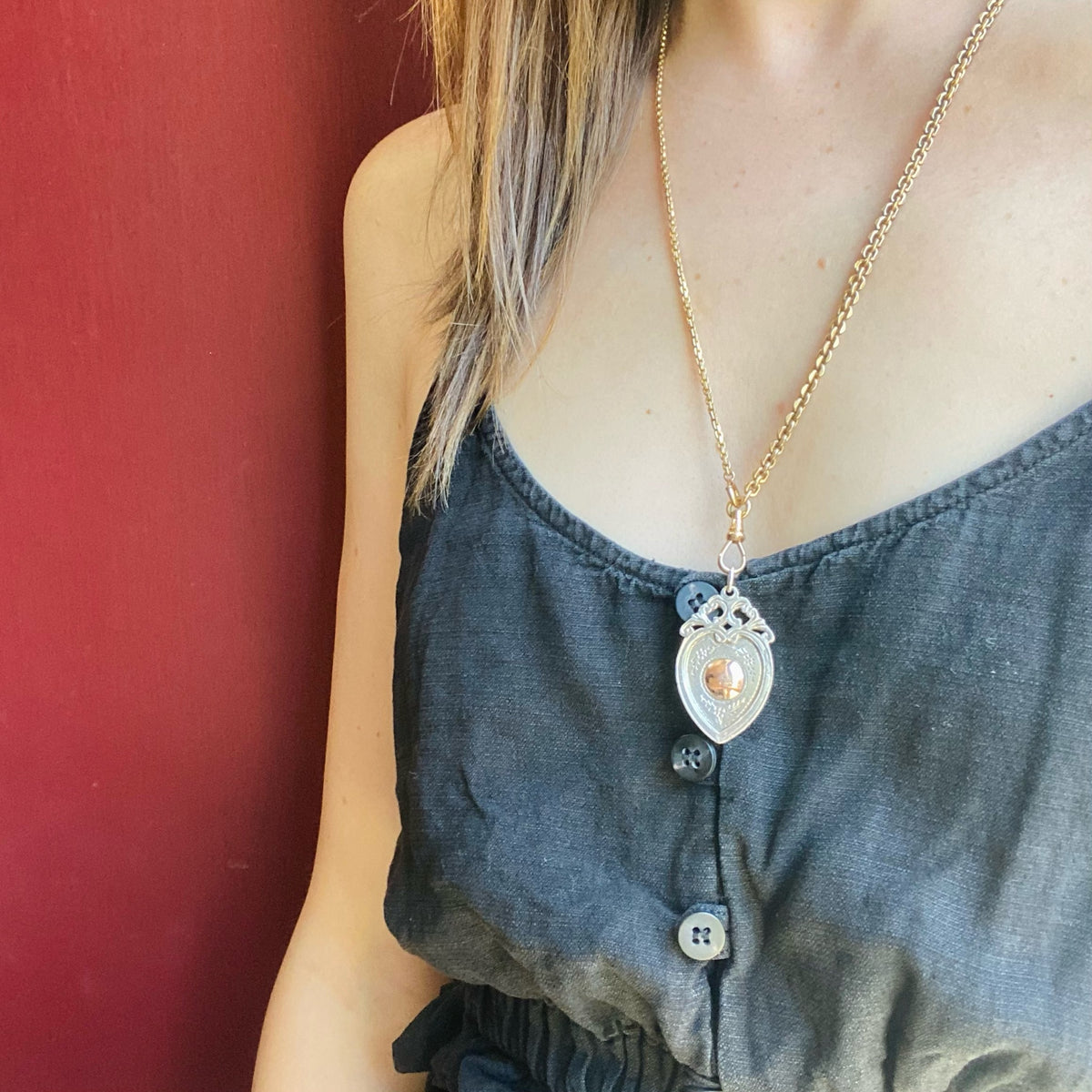 Classic and Convertible a Chain by AI