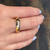 Elegant Vintage Gold Wedding Band with Milgrain