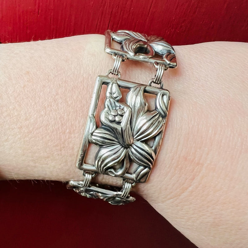 Delightful Daffodil Panel Bracelet by Danecraft