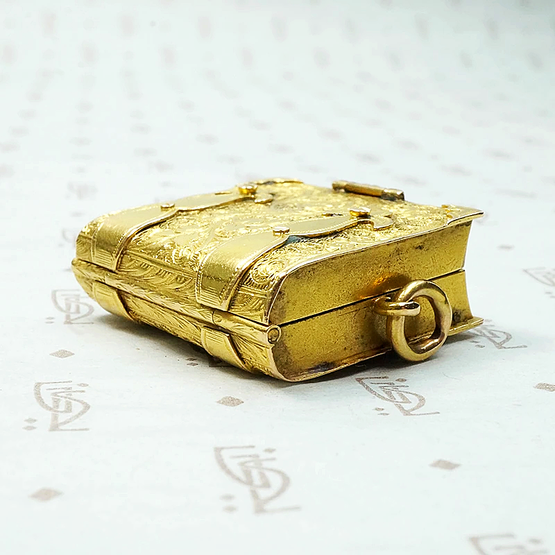 Finest French Book Locket in Engraved 18K Gold