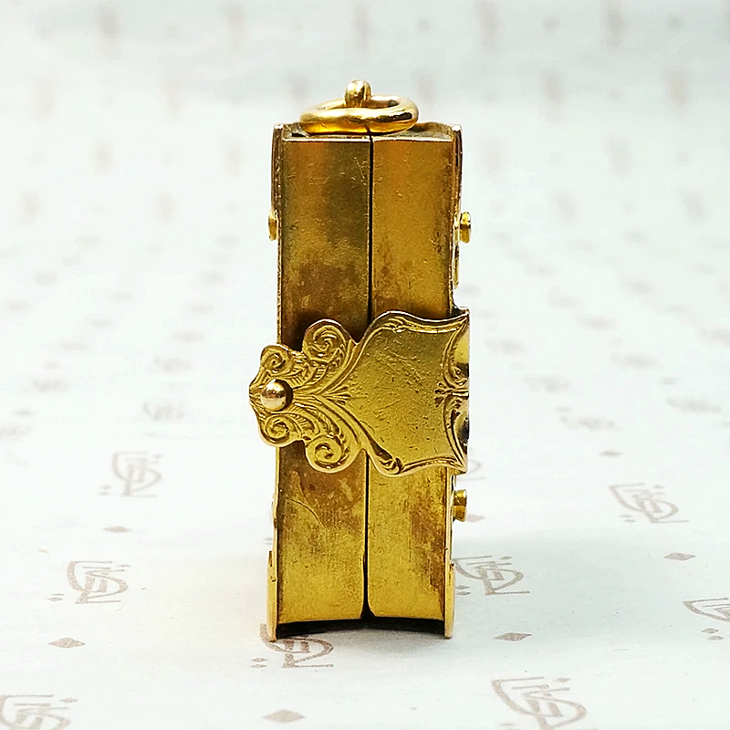 Finest French Book Locket in Engraved 18K Gold