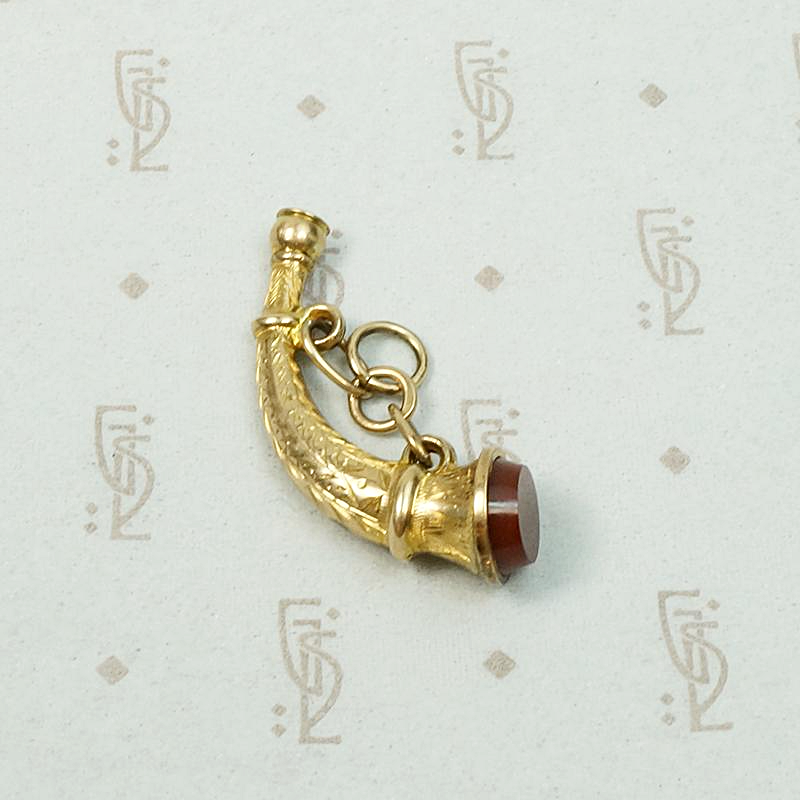 19th Century British Powder Horn Fob in Gold & Carnelian
