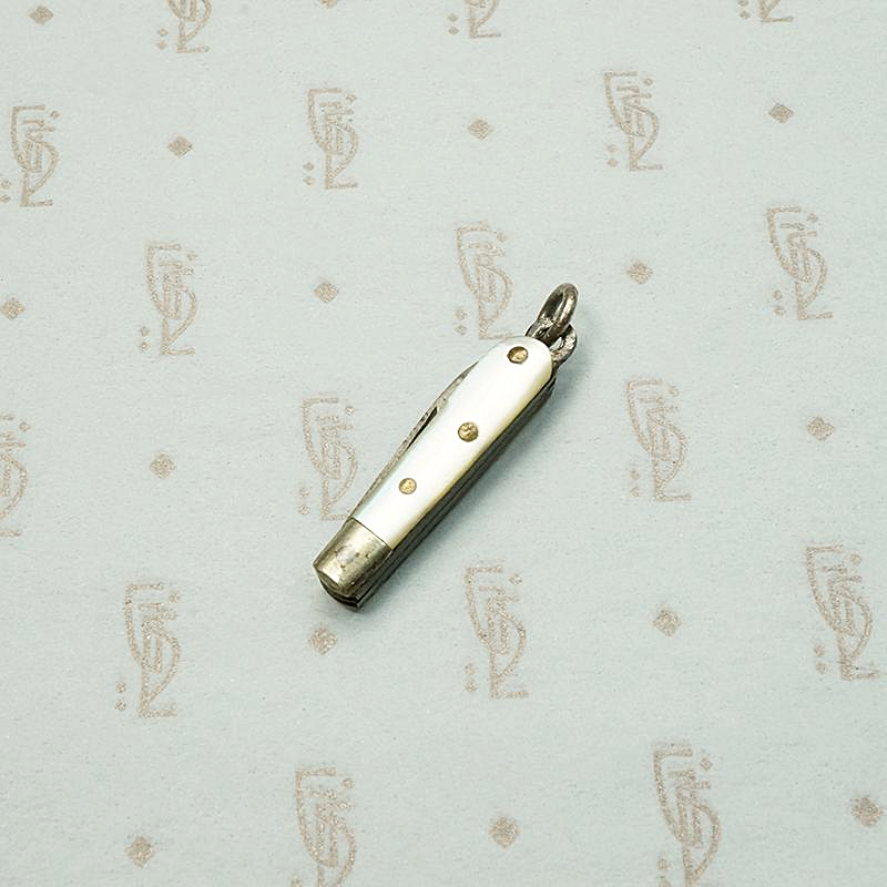 Bitty Mother of Pearl Double Bladed Folding Knife