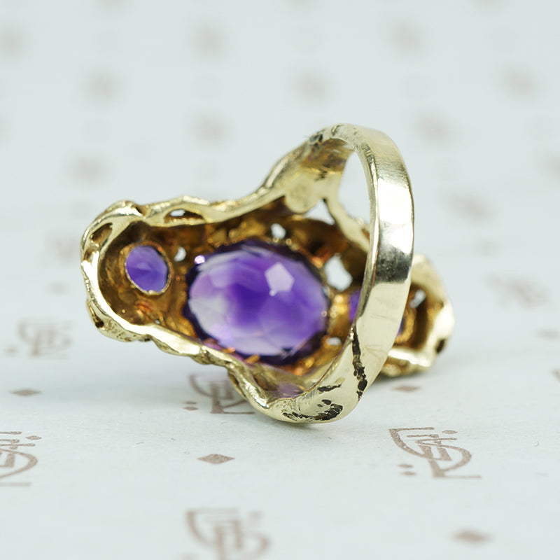 walton and co 3 amethyst ring 14k green gold and leaves arts and crafts era side view