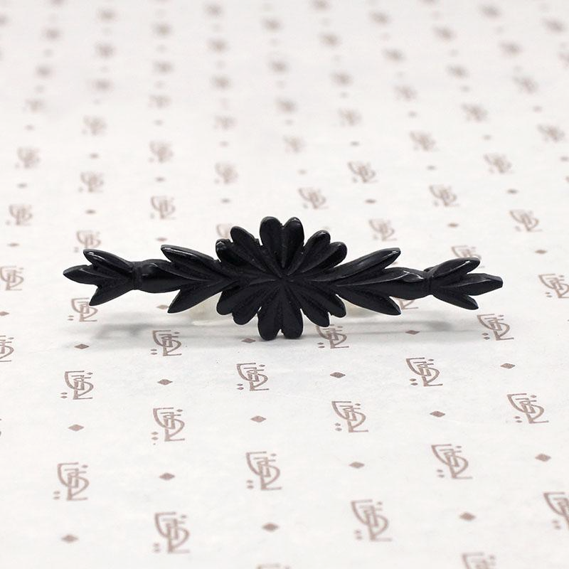 Sweet Wooden Flower Mourning Pin