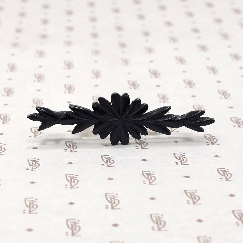 Sweet Wooden Flower Mourning Pin