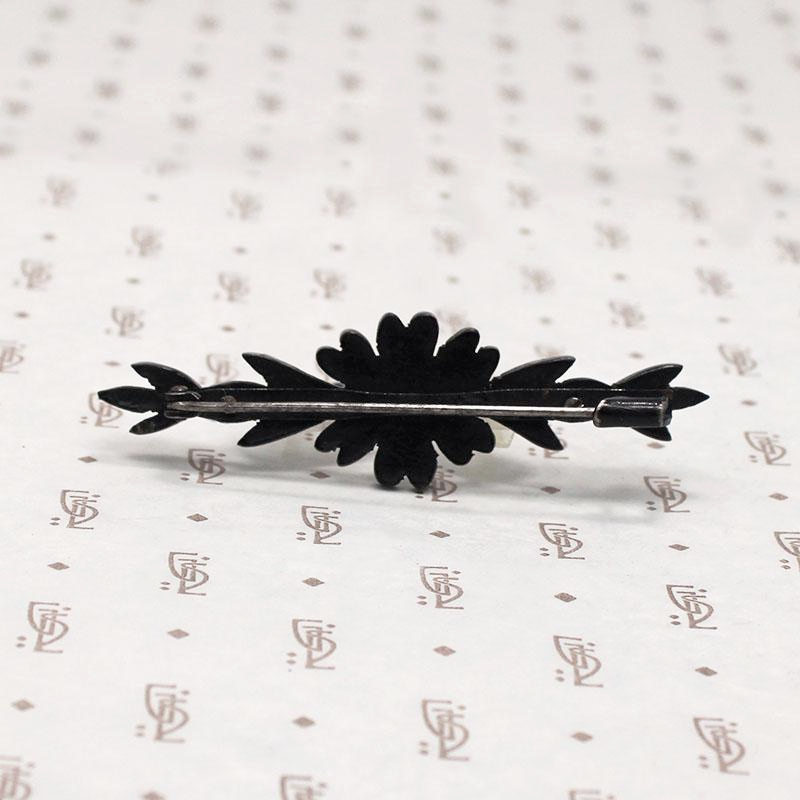 Sweet Wooden Flower Mourning Pin