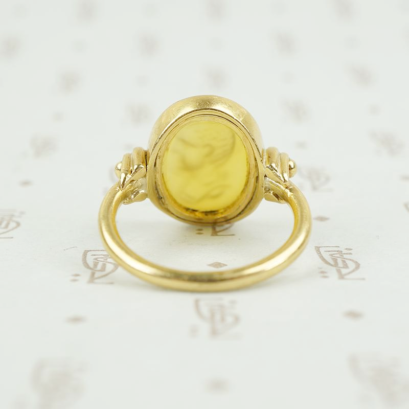 back view of agate and gold ring