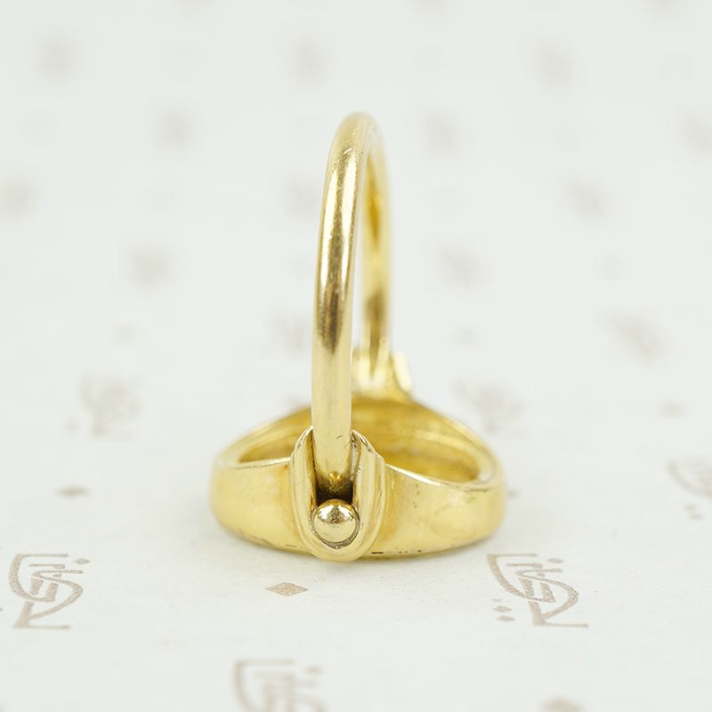 side view of agate gold ring