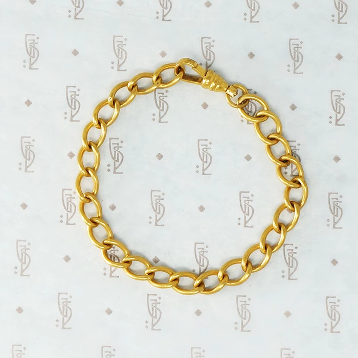 gf twisted curb hook bracelet