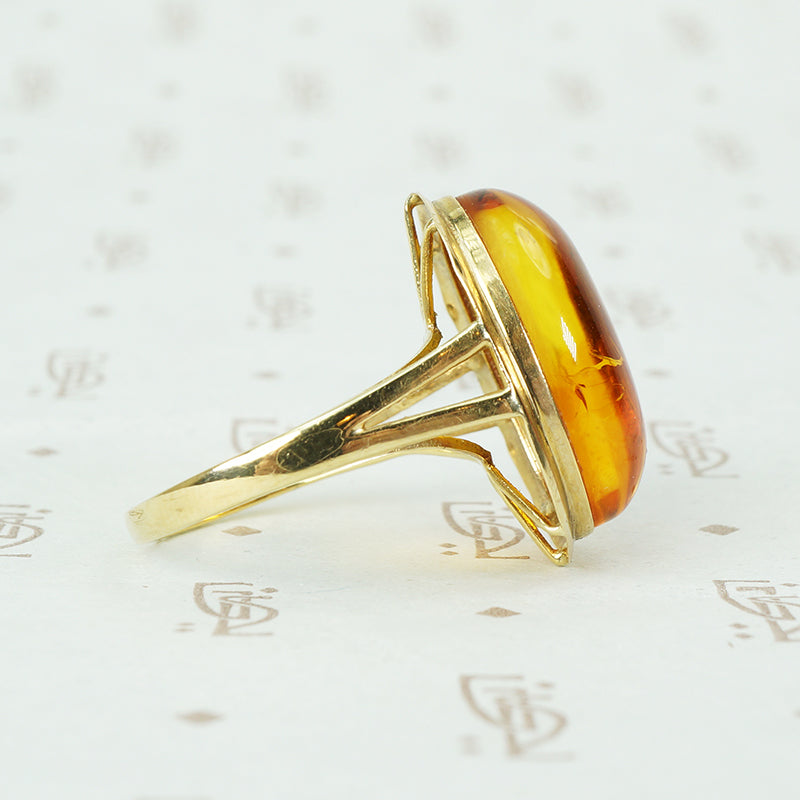 Golden Amber in Gold Vintage Ring