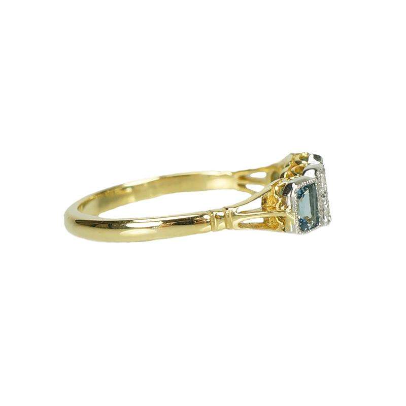 Sparkling Aquamarine and Diamond set Ring