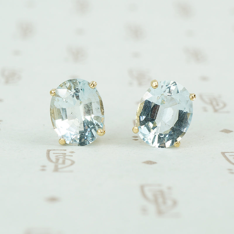oval aquamarine yellow gold stud earrings 1960's