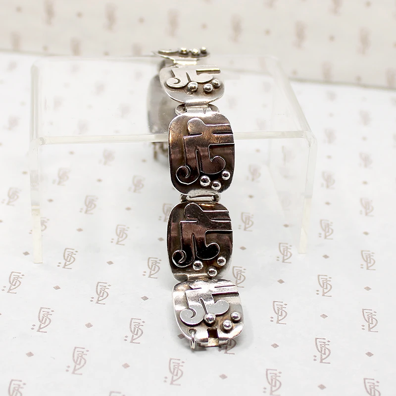 Collectable Taxco Sterling Bracelet Signed Victoria