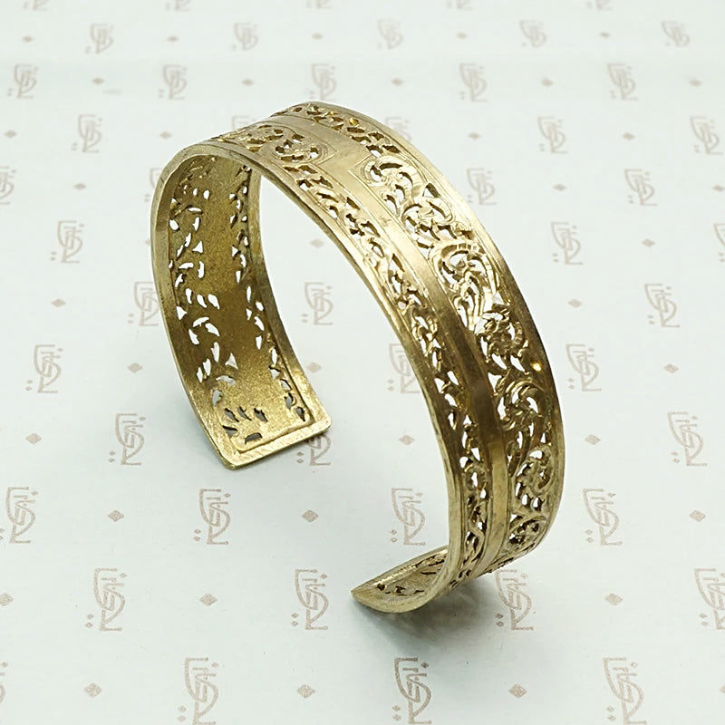 Moroccan Silver Gilt Filigree Cuff with Lightning Bolt. Top view.