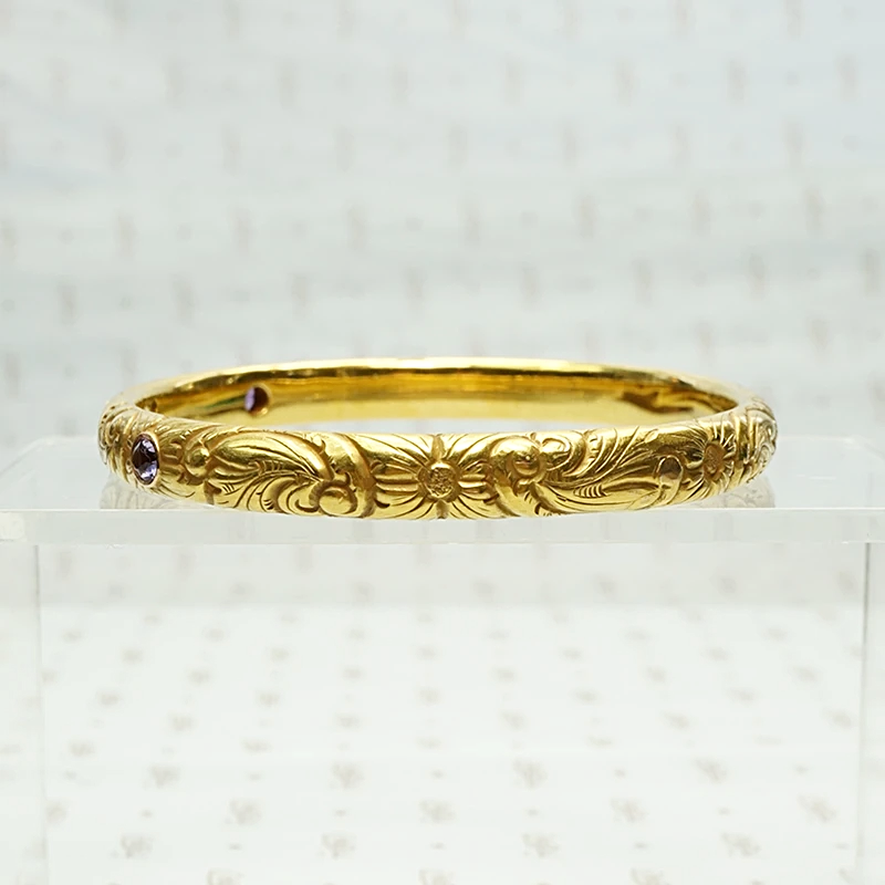 American Art Nouveau 14k Repoussé Bangle Bracelet set with Amethysts. Side view.