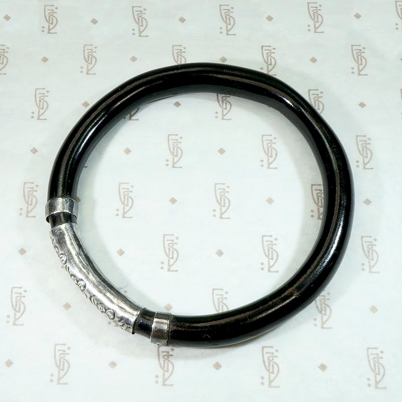 Antique Chinese Black Lacquer & Silver Bangle – GSL